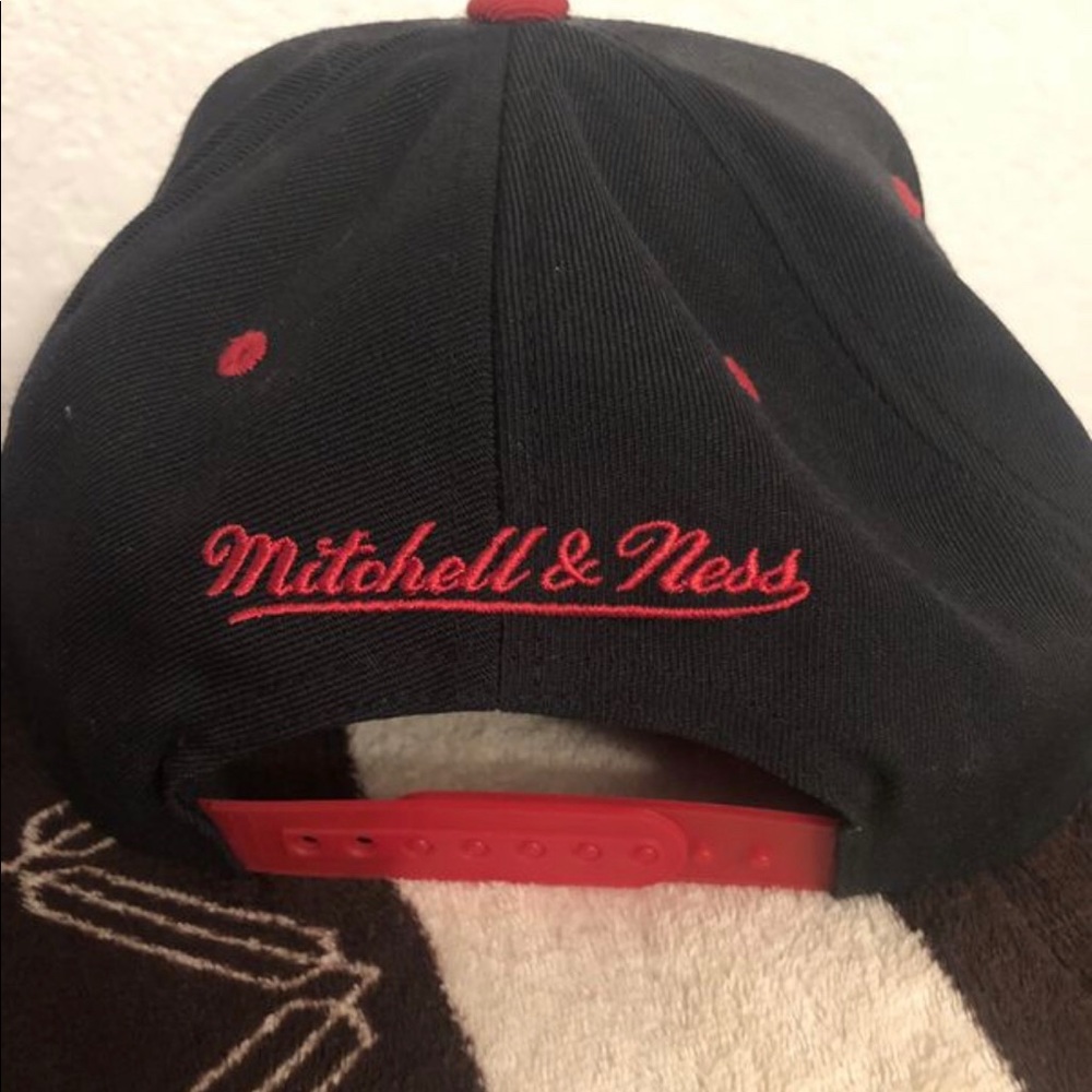 Mitchell and Ness Miami Heat Snapback - Picture 3 of 3
